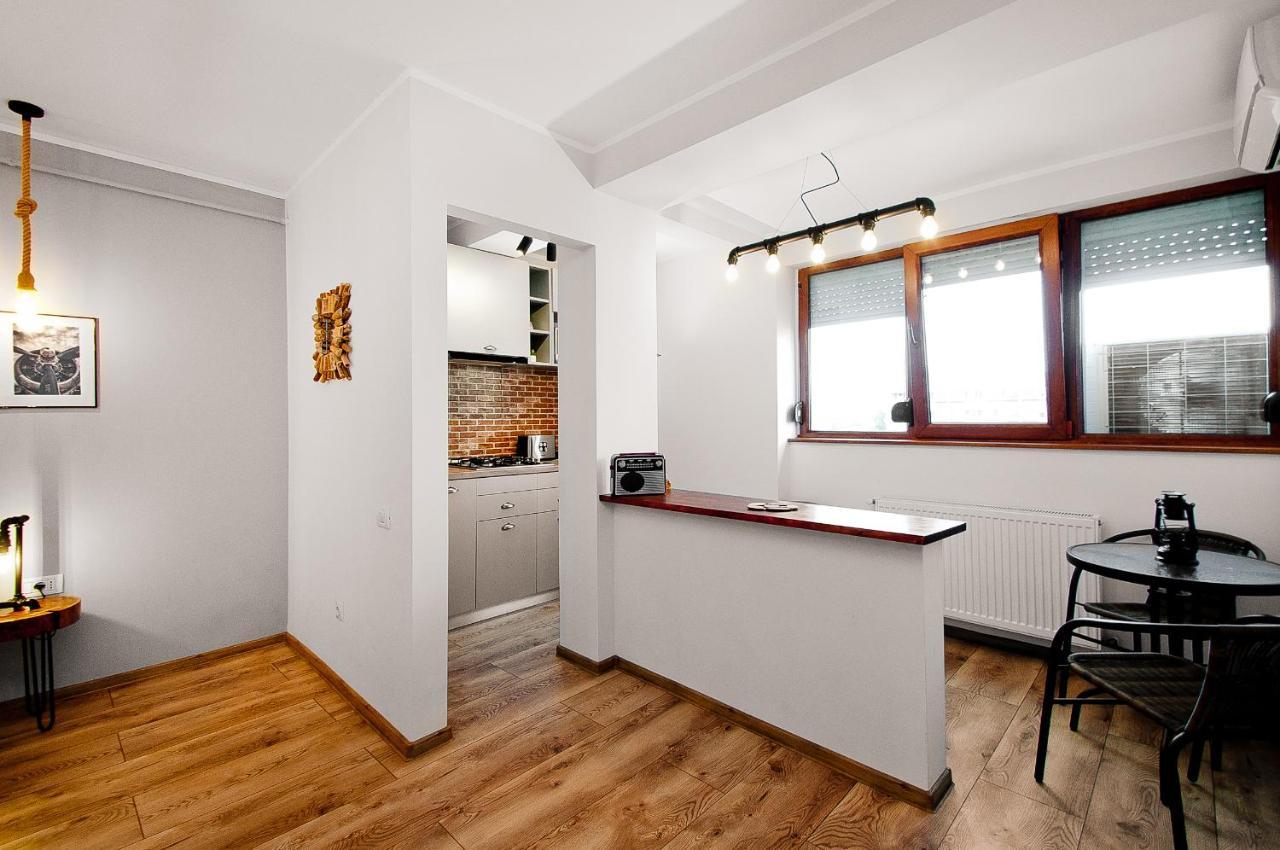 Wood&Steel Apartment Galaţi Exteriör bild