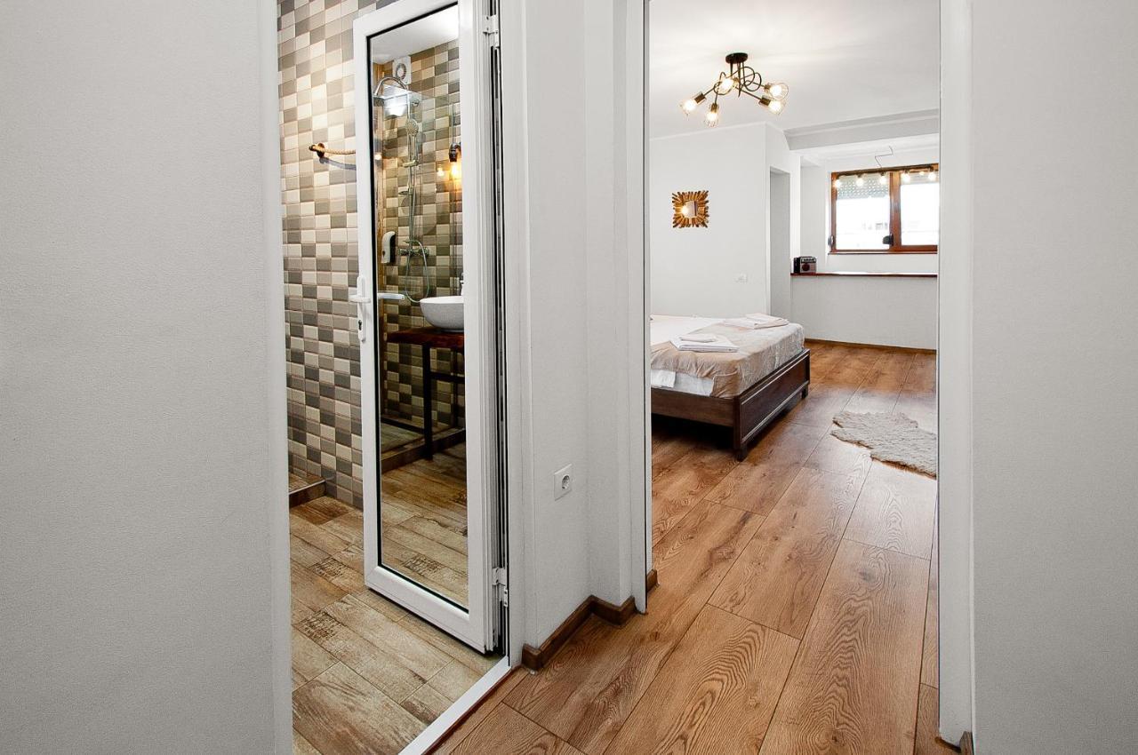 Wood&Steel Apartment Galaţi Exteriör bild